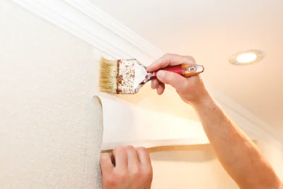 Pose de papier peint à Troche — revêtements muraux et toiles de verre